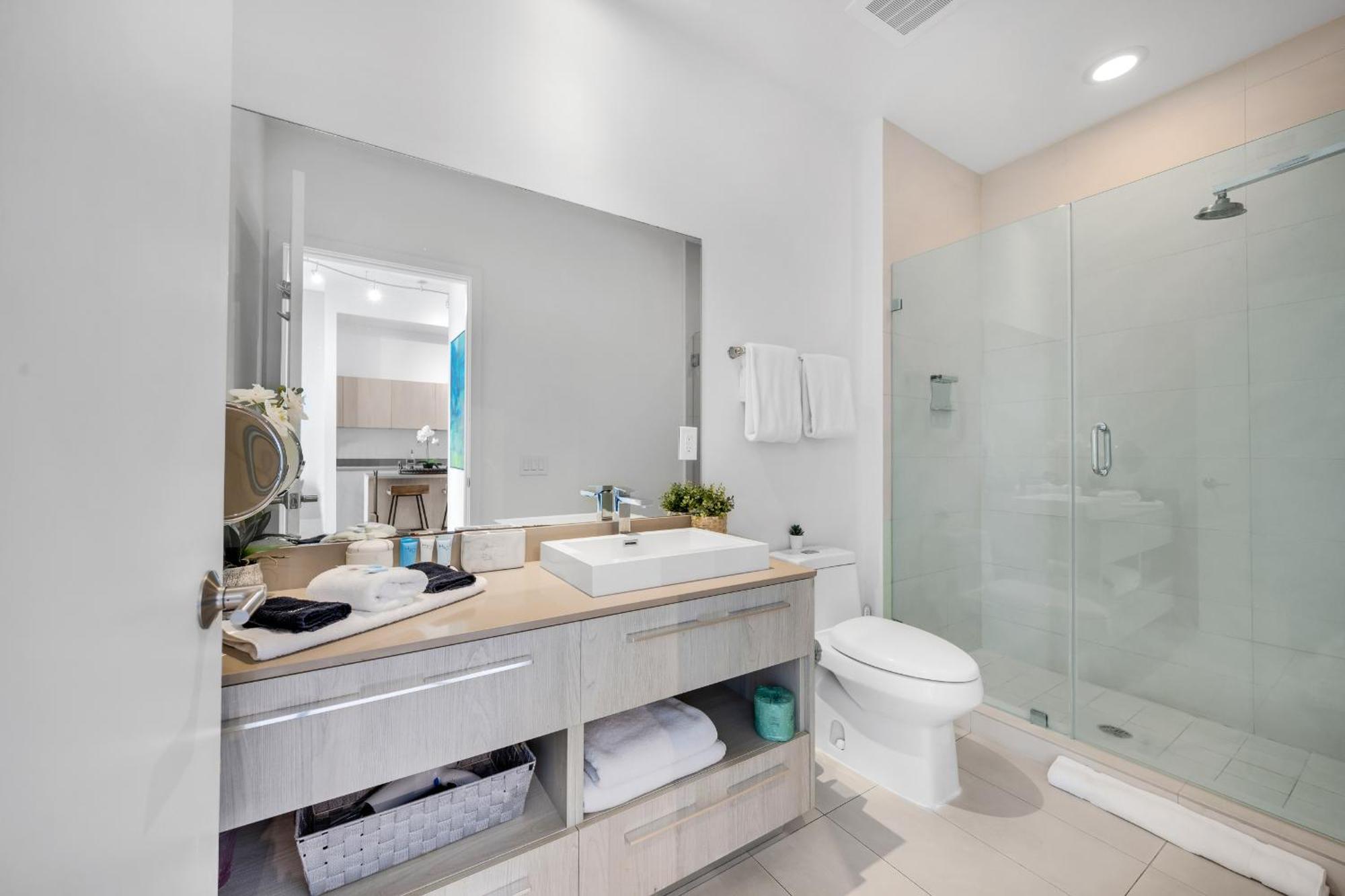 Wake Up To The Sound Of Waves In A Stylish Condo In A Luxury Resort Hollywood Luaran gambar